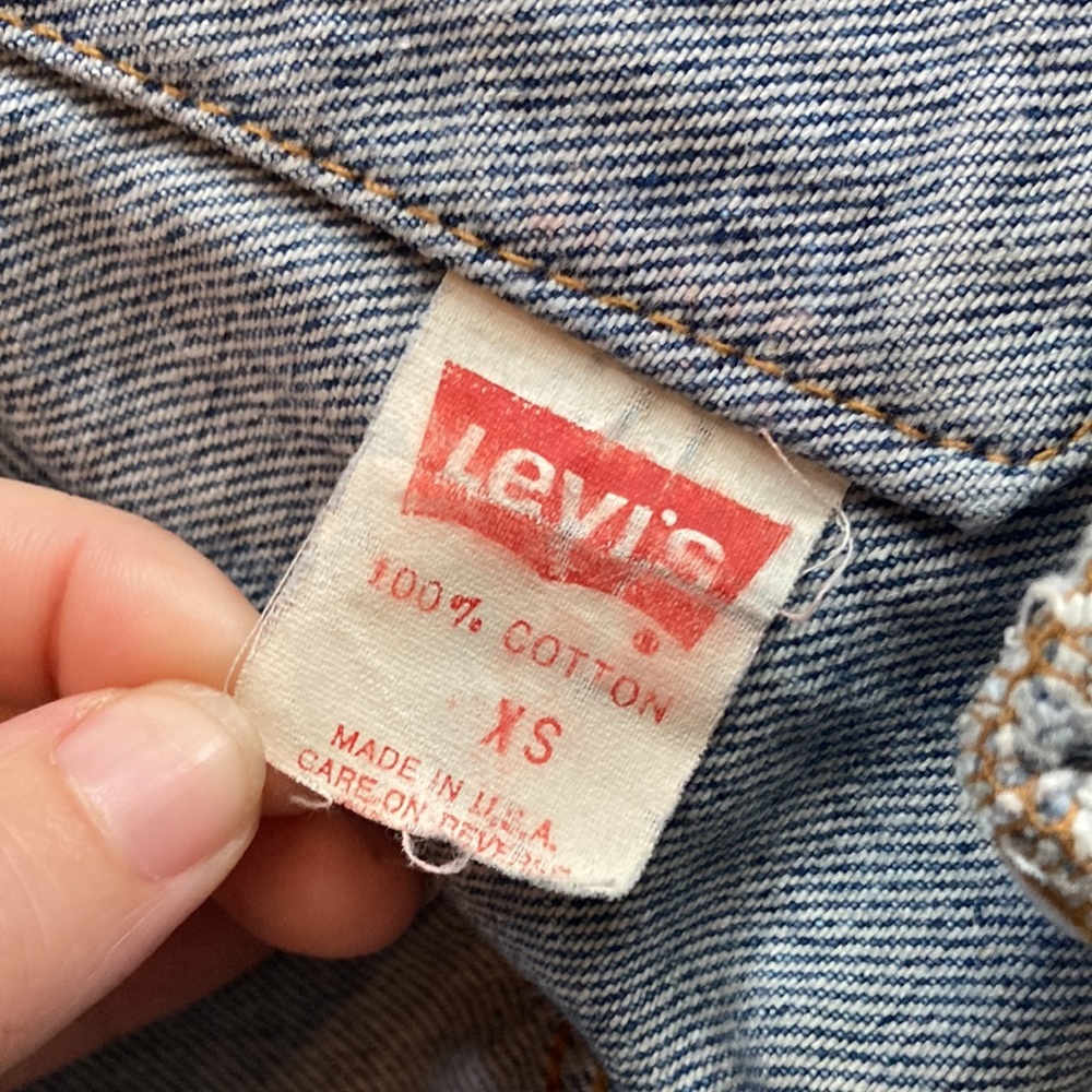 Levi’s Vintage Cropped Denim Jacket - Picture 6 of 7